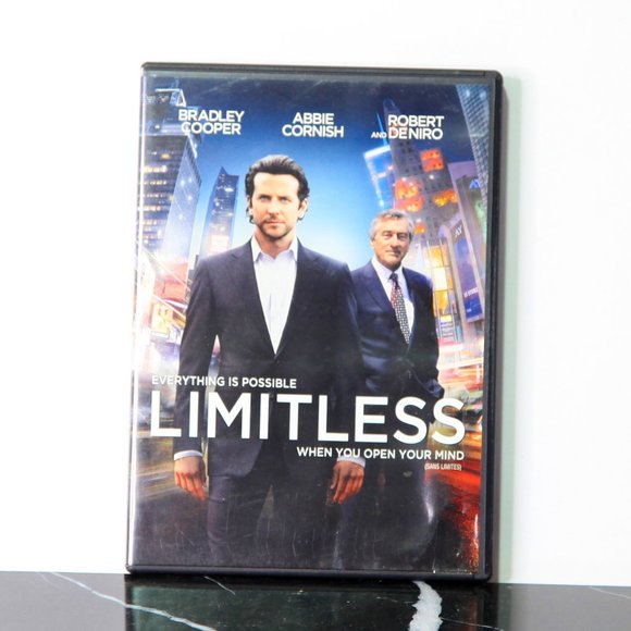 Limitless DVD Movie Starring Bradley Cooper, Abbie Cornish and Robert Diniro - Picture 1 of 4